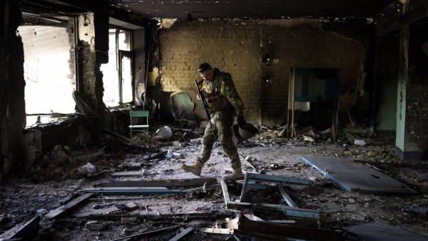РАТ У УКРАЈИНИ: Војска ДНР елиминисала 23 украјинска војника; Зеленски наложио повлачење из Азовстаља (ВИДЕО) РАТ У УКРАЈИНИ: Војска ДНР елиминисала 23 украјинска војника; Зеленски наложио повлачење из Азовстаља (ВИДЕО)