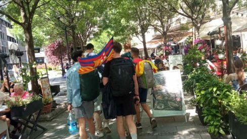 BEOGRAD ZADAO DOMAĆI EVROPI: Pesma, šalovi, navijači na ulicama, Srbija se pokazala kao odličan domaćin (FOTO) BEOGRAD ZADAO DOMAĆI EVROPI: Pesma, šalovi, navijači na ulicama, Srbija se pokazala kao odličan domaćin (FOTO)