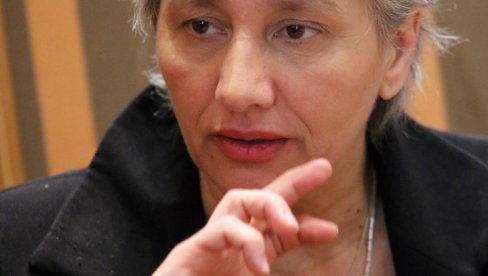 SLOVENIMA SE OSPORAVA PRAVO NA POSTOJANJE: Gordana Đurđević Dimić, prvakinja Srpskog narodnog pozorišta SLOVENIMA SE OSPORAVA PRAVO NA POSTOJANJE: Gordana Đurđević Dimić, prvakinja Srpskog narodnog pozorišta