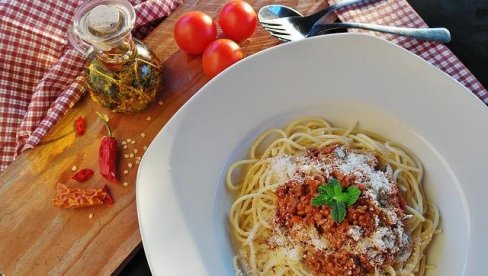 KADA JEDNOM SPREMITE OVU PASTU, UVEK ĆETE JE PRAVITI: Popularni turski recept osvaja, a za pripremu je potrebno nekoliko minuta KADA JEDNOM SPREMITE OVU PASTU, UVEK ĆETE JE PRAVITI: Popularni turski recept osvaja, a za pripremu je potrebno nekoliko minuta