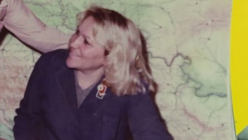 ŠKOLA I ULICA PO UČITELJICI DRAGOJ: U znak zahvalnosti oko 700 žitelja Rakovica sela potpisalo peticiju za promenu imena odeljenja OŠ Jajinci ŠKOLA I ULICA PO UČITELJICI DRAGOJ: U znak zahvalnosti oko 700 žitelja Rakovica sela potpisalo peticiju za promenu imena odeljenja OŠ Jajinci