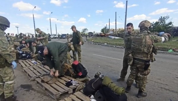 РУСИ ПРЕБАЦИЛИ У КИЈЕВ ТЕЛА ПОГИНУЛИХ АЗОВАЦА: У току је ДНК анализа страдалих РУСИ ПРЕБАЦИЛИ У КИЈЕВ ТЕЛА ПОГИНУЛИХ АЗОВАЦА: У току је ДНК анализа страдалих