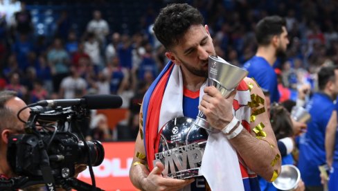 POGAĐA PRAVO U SRCE! Turski klub se na srpski način oprostio od Vasilija Micića POGAĐA PRAVO U SRCE! Turski klub se na srpski način oprostio od Vasilija Micića