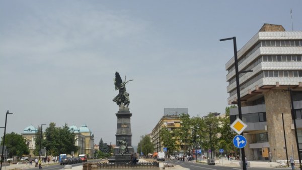 ПОЧИЊЕ ПРСКАЊЕ ПРОТИВ КРПЕЉА И ЛАРВИ КОМАРАЦА: Избегавајте зелене површине на територији града ПОЧИЊЕ ПРСКАЊЕ ПРОТИВ КРПЕЉА И ЛАРВИ КОМАРАЦА: Избегавајте зелене површине на територији града