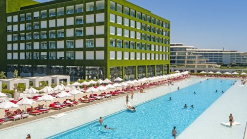 ROMANTIKA NA NEŠTO MODERNIJI NAČIN: Hotel namenjen samo starijima od 16 godina koji znaju dobro da se zabave ROMANTIKA NA NEŠTO MODERNIJI NAČIN: Hotel namenjen samo starijima od 16 godina koji znaju dobro da se zabave