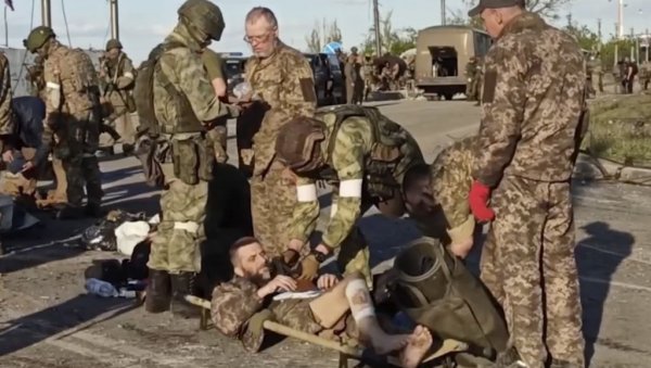 ЗАПАД ГРУБО ЛАГАО КИЈЕВ: После хвалоспева својим војницима, Зеленски признао да су му трупе у тешком положају у Донбасу ЗАПАД ГРУБО ЛАГАО КИЈЕВ: После хвалоспева својим војницима, Зеленски признао да су му трупе у тешком положају у Донбасу