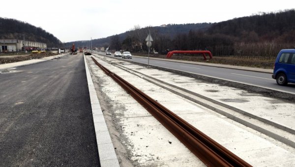 КРАЈ ЈУНА НОВИ РОК ЗА БУЛЕВАР: Време завршетка радова на другој етапи раковичке саобраћајнице Патријарха Павла КРАЈ ЈУНА НОВИ РОК ЗА БУЛЕВАР: Време завршетка радова на другој етапи раковичке саобраћајнице Патријарха Павла