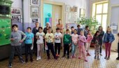 ПЕСНИЧКА ШТАФЕТА У КОНАКУ: Најбоље песме ће се наћи на финалном надметању (ФОТО) ПЕСНИЧКА ШТАФЕТА У КОНАКУ: Најбоље песме ће се наћи на финалном надметању (ФОТО)