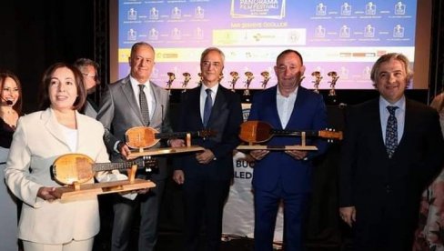SVE U ZNAKU TAMBURAŠA: Festival dokumentarnog filma u Izmiru obeležava delegacija našeg Tamburica festa SVE U ZNAKU TAMBURAŠA: Festival dokumentarnog filma u Izmiru obeležava delegacija našeg Tamburica festa