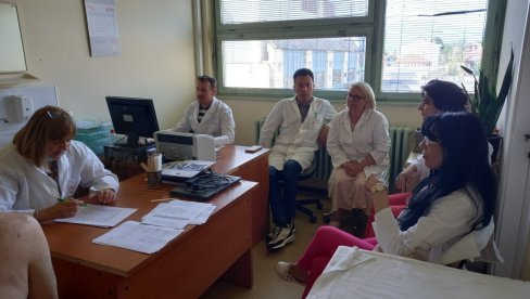UNAPREĐENJE LEČENJA Obavljeni besplatni pregledi pacijenata sa psorijazom u Kraljevu UNAPREĐENJE LEČENJA Obavljeni besplatni pregledi pacijenata sa psorijazom u Kraljevu