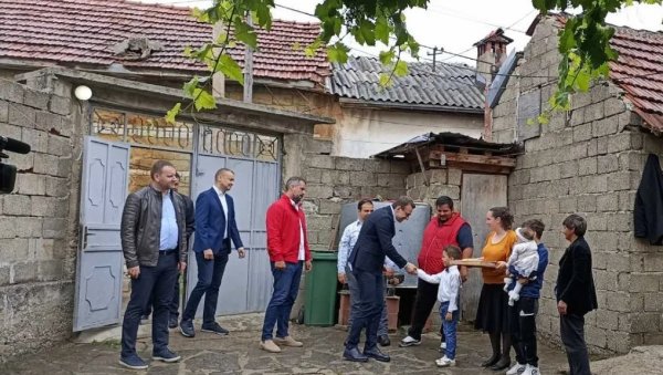 ПЕТКОВИЋ У ПОСЕТИ ОРАХОВЦУ: Директор Канцеларије за КиМ борави на Космету ПЕТКОВИЋ У ПОСЕТИ ОРАХОВЦУ: Директор Канцеларије за КиМ борави на Космету