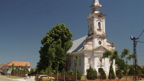 HRAM DOBIJA NOVU FASADU: Počela rekonstrukcija crkve u Banatskoj Palanci HRAM DOBIJA NOVU FASADU: Počela rekonstrukcija crkve u Banatskoj Palanci