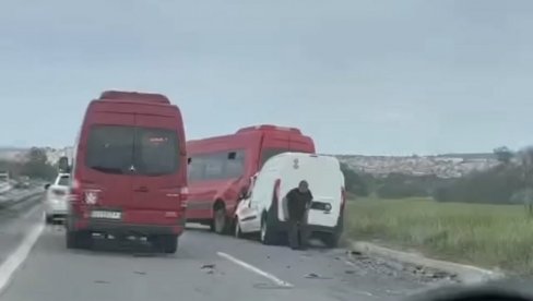 SUDAR U BEOGRADU: Udes dva vozila na putu za Železnik (VIDEO) SUDAR U BEOGRADU: Udes dva vozila na putu za Železnik (VIDEO)
