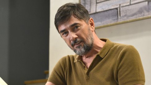NIKADA VIĐENA FOTOGRAFIJA: Pogledajte kako je Vojin Ćetković izgledao kao vojnik (FOTO) NIKADA VIĐENA FOTOGRAFIJA: Pogledajte kako je Vojin Ćetković izgledao kao vojnik (FOTO)
