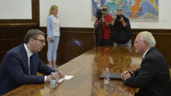ХИЛ СЕ ОГЛАСИО О ДИЈАЛОГУ У БРИСЕЛУ: Српска страна је дошла на разговоре у позитивном духу ХИЛ СЕ ОГЛАСИО О ДИЈАЛОГУ У БРИСЕЛУ: Српска страна је дошла на разговоре у позитивном духу