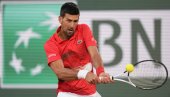 ĐOKOVIĆ DOMINANTAN PROTIV JAPANCA: Odbranu titule Novak krenuo silovito! ĐOKOVIĆ DOMINANTAN PROTIV JAPANCA: Odbranu titule Novak krenuo silovito!