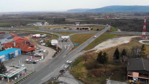 LAPOVO ĆE POSTATI LOGISTIČKI CENTAR: Velika očekivanja od rekonstrukcije bezmalo tri kilometra međuopštinskog puta ka Batočini LAPOVO ĆE POSTATI LOGISTIČKI CENTAR: Velika očekivanja od rekonstrukcije bezmalo tri kilometra međuopštinskog puta ka Batočini
