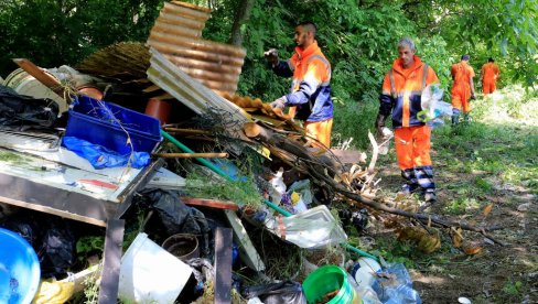 GRAD ĆE ZATRAŽITI MILIONSKE KAZNE: Po prijavi građana počelo čišćenje smetlišta na Bulevaru oslobođenja