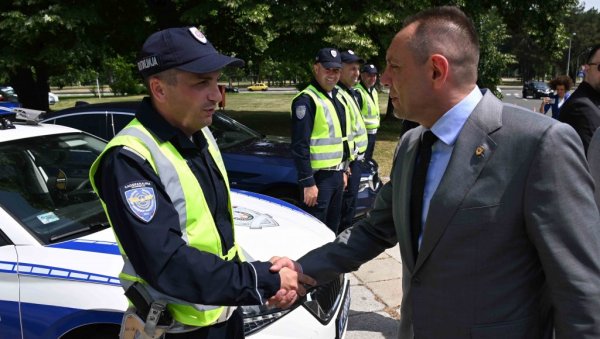 МИНИСТАР ВУЛИН: Залажем се да се онима који изазову саобраћајну несрећу у пијаном и дрогираном стању суди као за покушај убиства МИНИСТАР ВУЛИН: Залажем се да се онима који изазову саобраћајну несрећу у пијаном и дрогираном стању суди као за покушај убиства