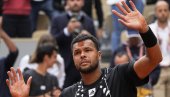 ЦОНГА СЕ ОПРОСТИО У СУЗАМА: Француз на Ролан Гаросу завршио богату каријеру (ФОТО) ЦОНГА СЕ ОПРОСТИО У СУЗАМА: Француз на Ролан Гаросу завршио богату каријеру (ФОТО)