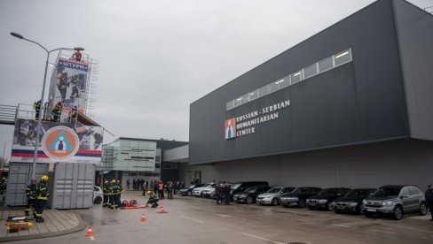 РУСКИ ЦЕНТАР У НИШУ ОПЕТ МЕТА ЗАПАДА И ОПОЗИЦИЈЕ: Посланици ПСГ, ЗЛФ и СДА Скупштини поднели предлог да се затвори хуманитарни пункт