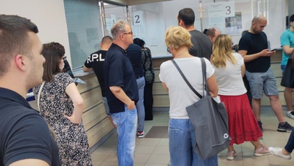 САВЕТ ЗА ВОЗАЧКУ: Зоран Лутовац није спремио све “папире” САВЕТ ЗА ВОЗАЧКУ: Зоран Лутовац није спремио све “папире”