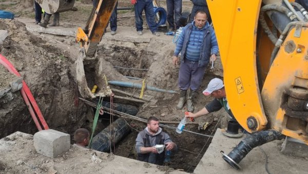 У ЧЕТВРТАК ЦЕО ГРАД БЕЗ ВОДЕ: Радови на ремонту трафостанице у Зрењанину У ЧЕТВРТАК ЦЕО ГРАД БЕЗ ВОДЕ: Радови на ремонту трафостанице у Зрењанину