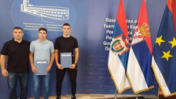 СТИПЕНДИЈЕ ЗА ДВОЈИЦУ МЛАДИХ РВАЧА ПРОЛЕТЕРА: Велика част, али и обавеза СТИПЕНДИЈЕ ЗА ДВОЈИЦУ МЛАДИХ РВАЧА ПРОЛЕТЕРА: Велика част, али и обавеза