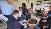 HILANDAR POKLANJA VINO PORODICI PETROVIĆ: Velika podrška iz najveće srpske svetinje HILANDAR POKLANJA VINO PORODICI PETROVIĆ: Velika podrška iz najveće srpske svetinje