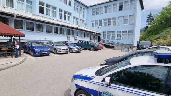 ОПРЕЗ У ВОЖЊИ: Пријепољска полиција појачава контролу за време матурских прослава ОПРЕЗ У ВОЖЊИ: Пријепољска полиција појачава контролу за време матурских прослава