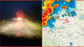 СНАЖНО НЕВРЕМЕ У ВОЈВОДИНИ: Почела јака киша, севају муње - могућ и град (ВИДЕО) СНАЖНО НЕВРЕМЕ У ВОЈВОДИНИ: Почела јака киша, севају муње - могућ и град (ВИДЕО)