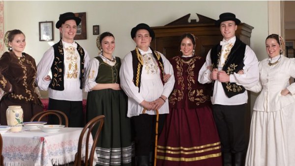 РЕВИЈА НАРОДНИХ НОШЊИ: Манифестација у Багљашу у петак од 18 часова РЕВИЈА НАРОДНИХ НОШЊИ: Манифестација у Багљашу у петак од 18 часова