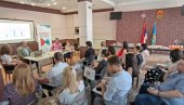 ПОСЛОДАВЦИ И НЕЗАПОСЛЕНИ ЗАЈЕДНО: У Пироту одржана радионица „Знањем до посла“ ПОСЛОДАВЦИ И НЕЗАПОСЛЕНИ ЗАЈЕДНО: У Пироту одржана радионица „Знањем до посла“