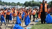 OBALA SAVE BEZ SMEĆA: Veliki broj građana došao da pomogne i uredi životnu sredinu OBALA SAVE BEZ SMEĆA: Veliki broj građana došao da pomogne i uredi životnu sredinu