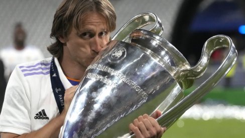 MODRIĆ ODBIO PONUDU KOJA SE NE ODBIJA: Saudijcima rekao ne zbog svoje dve svetinje MODRIĆ ODBIO PONUDU KOJA SE NE ODBIJA: Saudijcima rekao ne zbog svoje dve svetinje