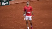 ZAŠTO TO RADITE ĐOKOVIĆU? Federer i Nadal nikada nisu tako nešto doživeli ZAŠTO TO RADITE ĐOKOVIĆU? Federer i Nadal nikada nisu tako nešto doživeli