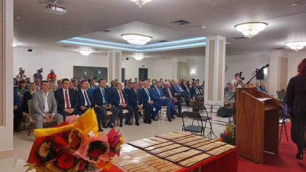 ЗА ТРИ ДЕЦЕНИЈЕ 500 ДОКТОРА НАУКА: Универзитет у Источном Сарајеву од стратешког значаја за Српску ЗА ТРИ ДЕЦЕНИЈЕ 500 ДОКТОРА НАУКА: Универзитет у Источном Сарајеву од стратешког значаја за Српску