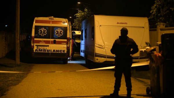 СЛИКЕ И СНИМЦИ СА МЕСТА ПУЦЊАВЕ: Увиђај у Јакову и даље траје - разлог обрачуна нерашчишћени рачуни (ФОТО/ВИДЕО) СЛИКЕ И СНИМЦИ СА МЕСТА ПУЦЊАВЕ: Увиђај у Јакову и даље траје - разлог обрачуна нерашчишћени рачуни (ФОТО/ВИДЕО)