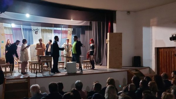 НАЈБОЉЕ ПОЗОРИШТЕ РАША ПЛАОВИЋ ИЗ УБА: Завршене Мајске аматерско-позоришне свечаности НАЈБОЉЕ ПОЗОРИШТЕ РАША ПЛАОВИЋ ИЗ УБА: Завршене Мајске аматерско-позоришне свечаности