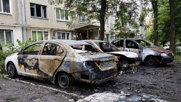 УКРАЈИНСКИ ТЕРОРИСТИ НАПАДАЈУ ХУМАНИТАРЦЕ: Војни обавештајци Кијева свете се после губитка територије и војних пораза на истоку земље УКРАЈИНСКИ ТЕРОРИСТИ НАПАДАЈУ ХУМАНИТАРЦЕ: Војни обавештајци Кијева свете се после губитка територије и војних пораза на истоку земље