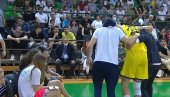 ТЕЖАК ПАД СРПСКОГ КОШАРКАША: Гудурић незгодно доскочио, уз помоћ напустио терен (ВИДЕО) ТЕЖАК ПАД СРПСКОГ КОШАРКАША: Гудурић незгодно доскочио, уз помоћ напустио терен (ВИДЕО)