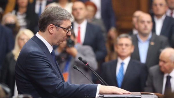 МОЈ ЈЕДИНИ ИДЕАЛ ЈЕ СРБИЈА: Вучићево обраћање након полагања заклетве - званично започео други председнички мандат (ФОТО/ВИДЕО) МОЈ ЈЕДИНИ ИДЕАЛ ЈЕ СРБИЈА: Вучићево обраћање након полагања заклетве - званично започео други председнички мандат (ФОТО/ВИДЕО)