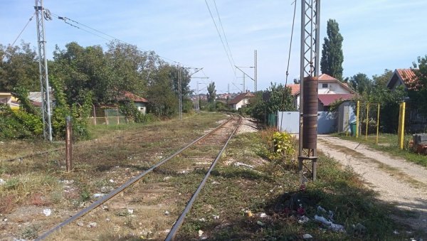 КРАЛИ ДЕЛОВЕ ЖЕЛЕЗНИЧКИХ СКРЕТНИЦА И КОЛОСЕКА: Полиција у Пожаревцу расветлила тешку крађу КРАЛИ ДЕЛОВЕ ЖЕЛЕЗНИЧКИХ СКРЕТНИЦА И КОЛОСЕКА: Полиција у Пожаревцу расветлила тешку крађу