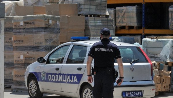 ЧУЛА САМ КАКО НЕКО ЗОВЕ ПОМОЋ Очевидац несреће на стоваришту: Колеге настрадалог биле су јако узнемирене ЧУЛА САМ КАКО НЕКО ЗОВЕ ПОМОЋ Очевидац несреће на стоваришту: Колеге настрадалог биле су јако узнемирене