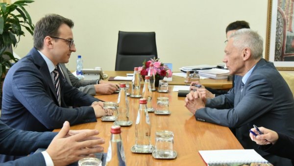 СРПСКА СТРАНА У БРИСЕЛУ УВЕК ПОКАЗИВАЛА КОНСТРУКТИВНОСТ: Петар Петковић разговарао са Боцан-Харченком СРПСКА СТРАНА У БРИСЕЛУ УВЕК ПОКАЗИВАЛА КОНСТРУКТИВНОСТ: Петар Петковић разговарао са Боцан-Харченком