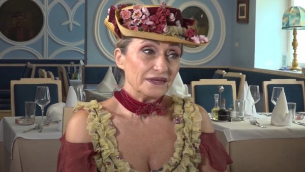 ЉИЉАНА ЈАКШИЋ САЛВЕТА ПРОШЛА КРОЗ ПАКАО НАКОН ПОРОЂАЈА: Родила ћерку у шестој деценији, бивши партнер није хтео да чује за њу ЉИЉАНА ЈАКШИЋ САЛВЕТА ПРОШЛА КРОЗ ПАКАО НАКОН ПОРОЂАЈА: Родила ћерку у шестој деценији, бивши партнер није хтео да чује за њу