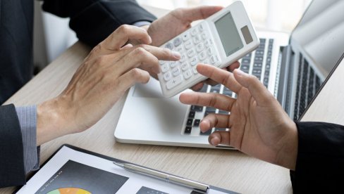 UZ OVAJ KREDITNI KALKULATOR LAKO IZRAČUNAJTE RATU KREDITA I UKUPAN IZNOS ZA OTPLATU UZ OVAJ KREDITNI KALKULATOR LAKO IZRAČUNAJTE RATU KREDITA I UKUPAN IZNOS ZA OTPLATU