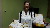 НАЈБОЉА ВАСПИТАЧИЦА ОЛИВЕРА ИВАНОВИЋ: Учим децу да поштују своје и туђе и не мрзе НАЈБОЉА ВАСПИТАЧИЦА ОЛИВЕРА ИВАНОВИЋ: Учим децу да поштују своје и туђе и не мрзе