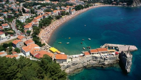 STARI ZAKUPCI PLAŽA BI DA RADE DO NOVEMBRA: Uputili apel premijeru STARI ZAKUPCI PLAŽA BI DA RADE DO NOVEMBRA: Uputili apel premijeru