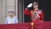 ИНЦИДЕНТ НА ВОЈНОЈ ПАРАДИ У ЧАСТ КРАЉИЦЕ: Полиција одмах ухапсила двојицу мушкараца (ФОТО) ИНЦИДЕНТ НА ВОЈНОЈ ПАРАДИ У ЧАСТ КРАЉИЦЕ: Полиција одмах ухапсила двојицу мушкараца (ФОТО)